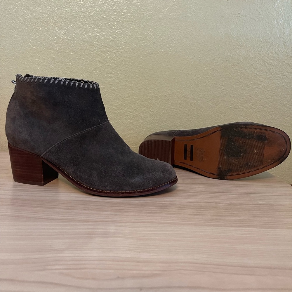 Toms grey boots